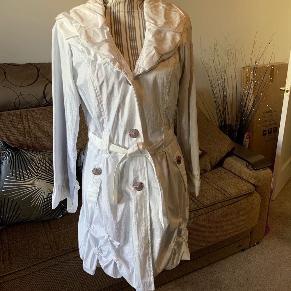 Light White Coat
